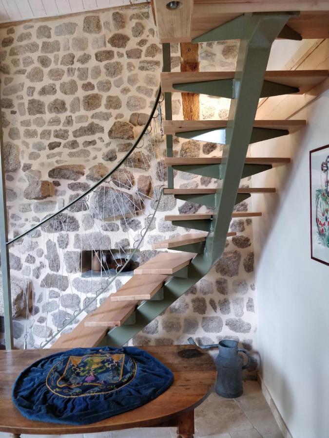 Les Fayettes Hotel Montregard Bagian luar foto