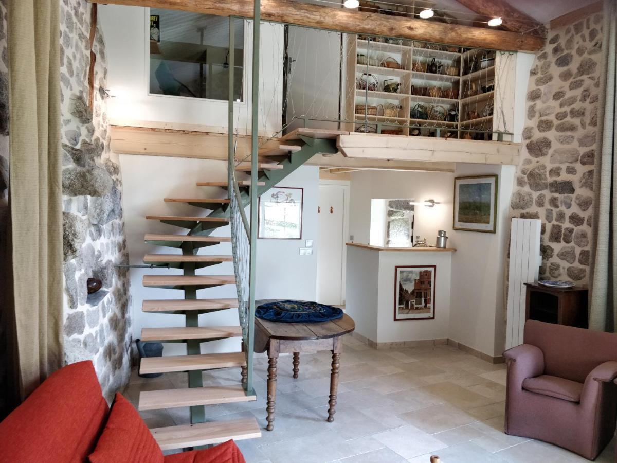 Les Fayettes Hotel Montregard Bagian luar foto